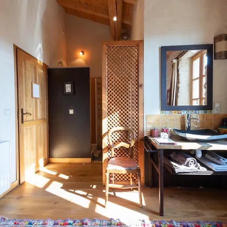 Bed & Breakfast Les Nuits Du Taris 4*